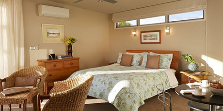 Kina Bed and Breakfast Suite Bedroom